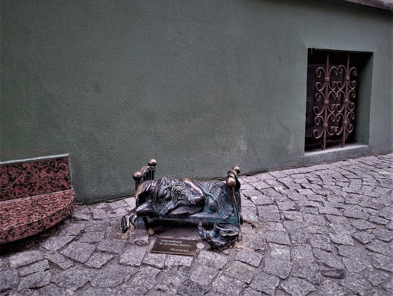 Sleepy Dwarf near a hotel