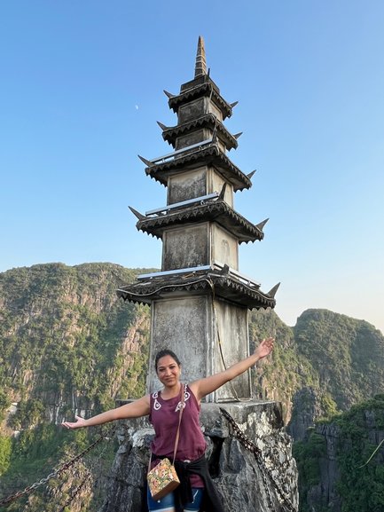 Tower Mountain - Mua cave