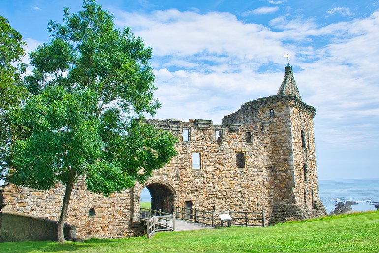 You are free to explore St. Andrews Castle at your own pace with or without an audio guide after the exhibition