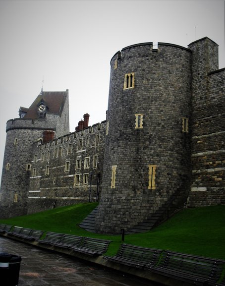 The curtain wall of Windsor Castle visible from the street