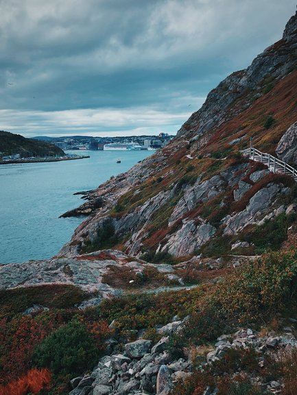 Signal Hill hiking trail