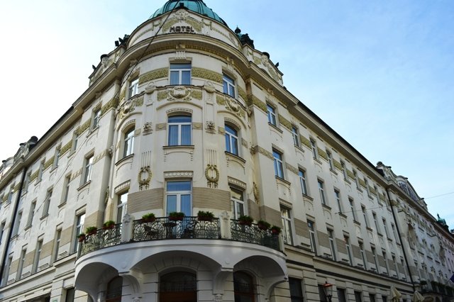 The Grand Hotel Union is fit for a Queen (in fact, Queen Elizabeth has stayed here). 