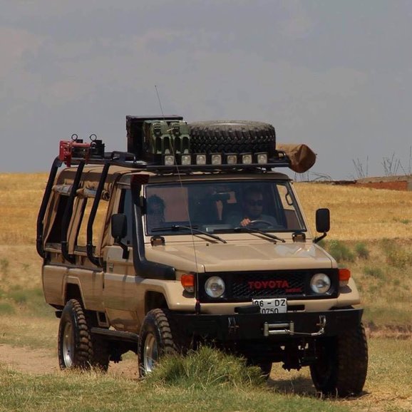 Safari Land cruiser in park