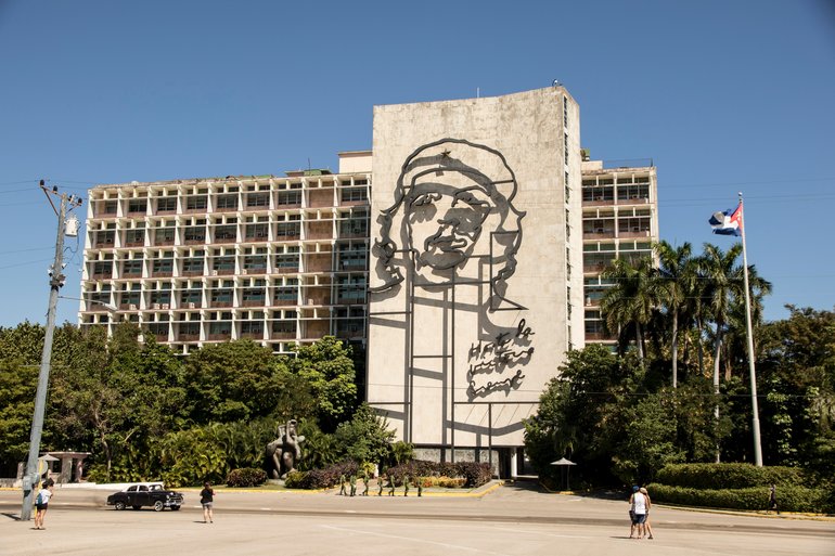  Che Guevara  at the headquarters of the Ministry of  of the Interior