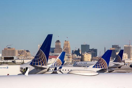 4 Reasons to Fly United Airlines