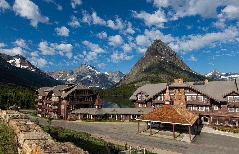 Many Glacier Lodge