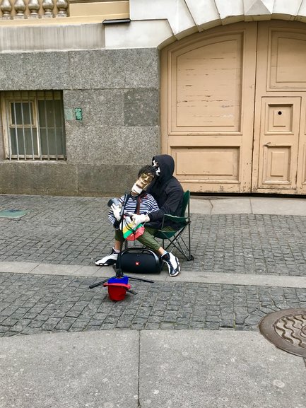 An artist at St. Petersburg 