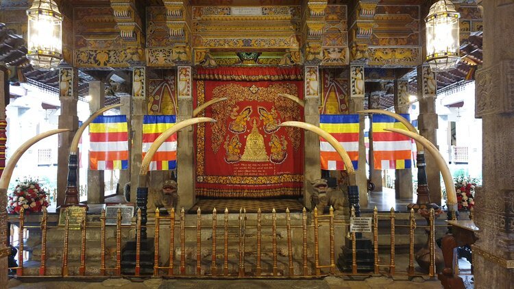 Temple of the tooth Kandy Sri lanka