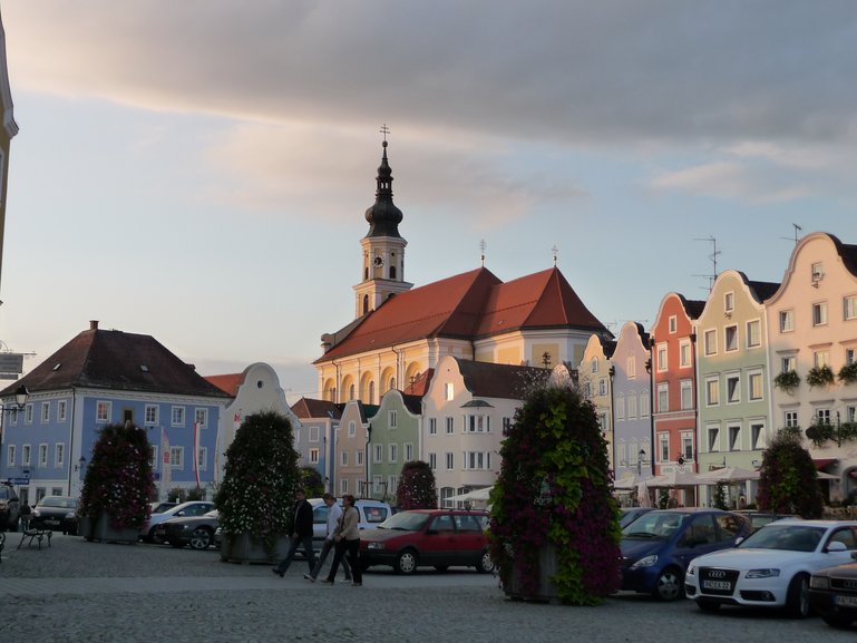 Scharding town square