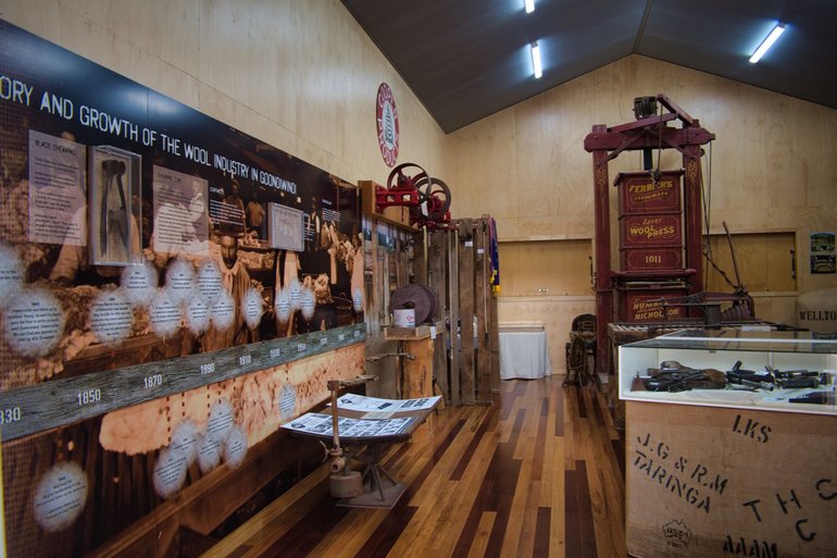 The exhibition of the wool industry has a timeline and utensils from the day