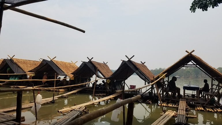 The floating huts in which you can enjoy a whole day, and some delicious Thai food!