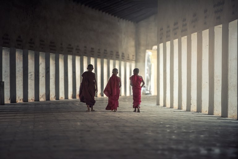 Myanmar etiquette