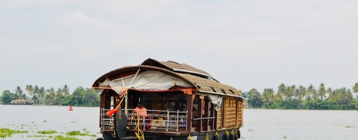 Essential Houseboat Travel Tips in Kerala
