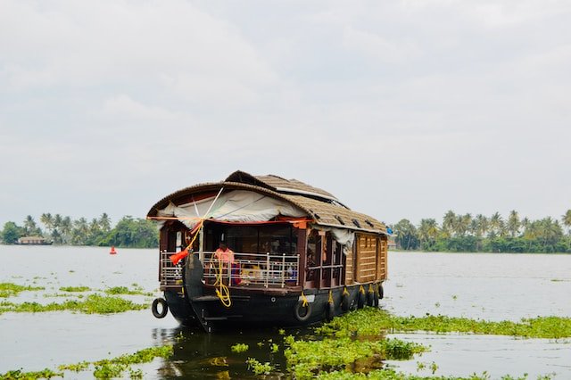 Kerala Houseboat Tips