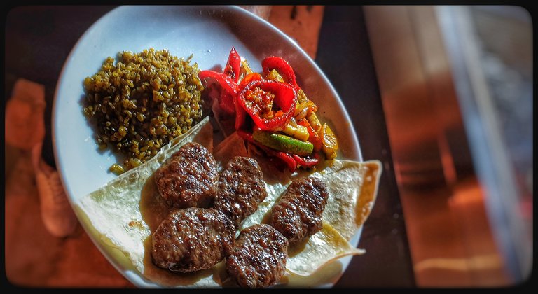 Izgara Köfte (Grilled meatballs)