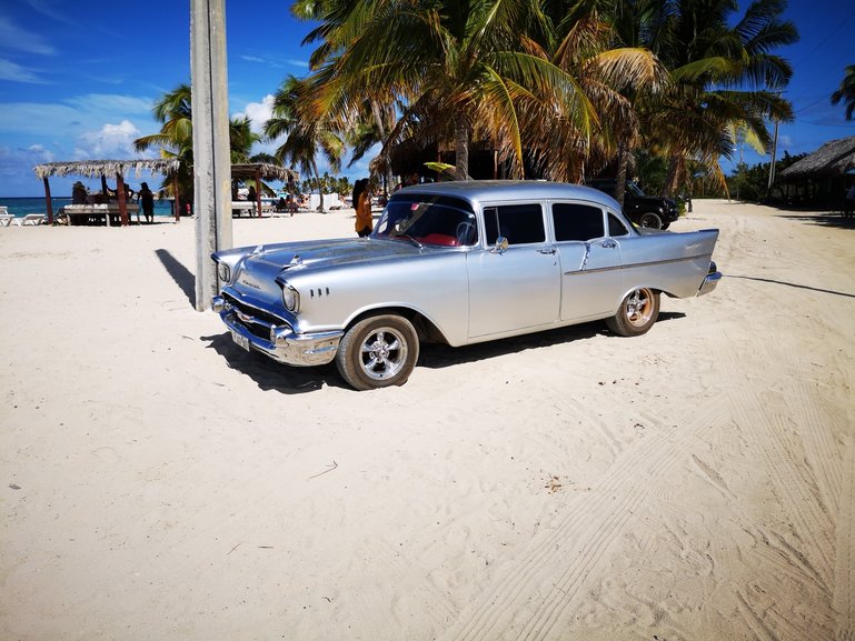10 tips for renting a car in Cuba.