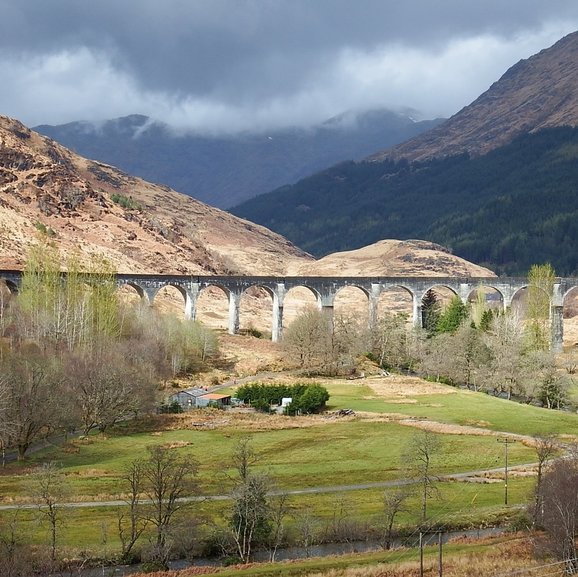 Glenfinnan Viaduct (Hogwarts Express Bridge)