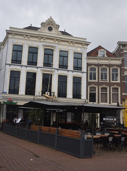 Zalm located in Gouda's Markt square