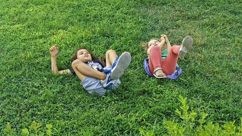 It was great to cool off in the shade, with the breeze, on the cool grass