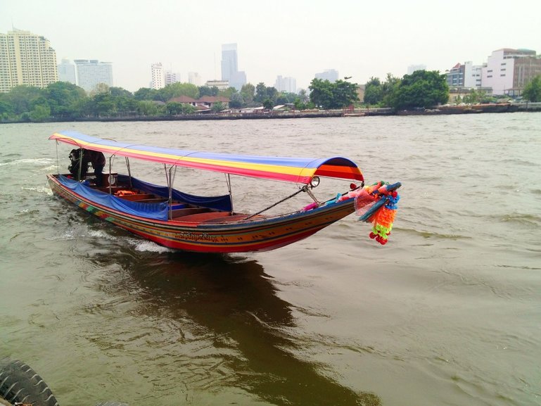 Long Tail Boat