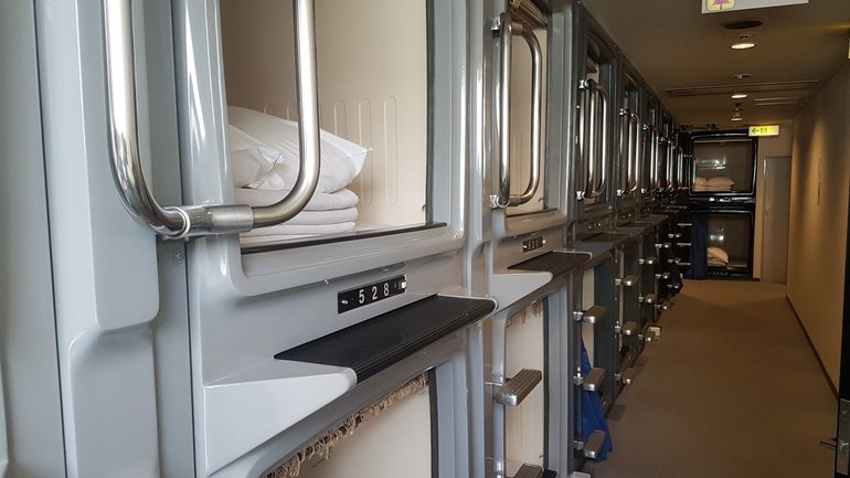 Capsule hotel