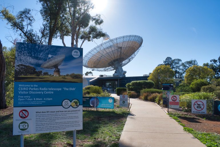 The information centre in front of the Dish