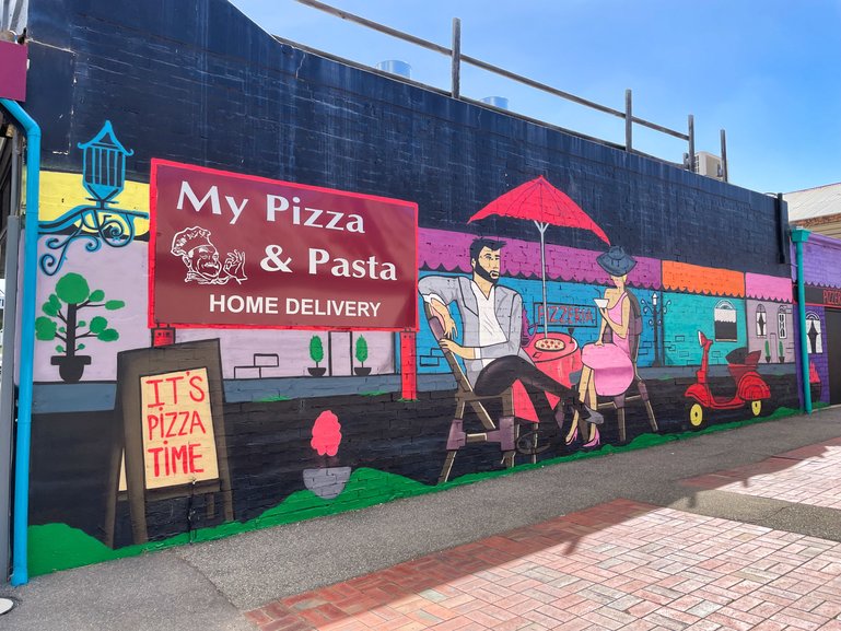 The laneway next to My Pizza and Pasta.