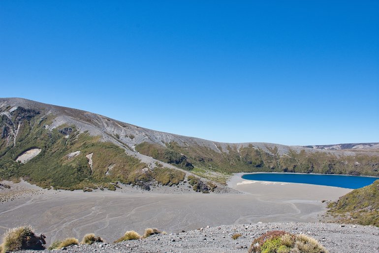 The very blue lake of Lower Tama Lake