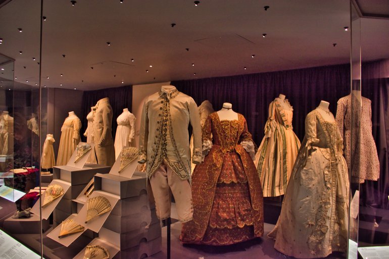The collections of men's and women's clothes held here are incredible. Even the gowns from the 1700's look as though they were made yesterday.