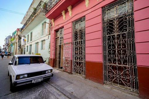 What is a casa particular in Cuba?