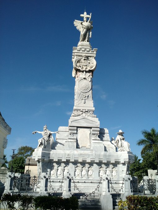 Mausoleum of the Firefighters and Sculptures: Colon Cemetery