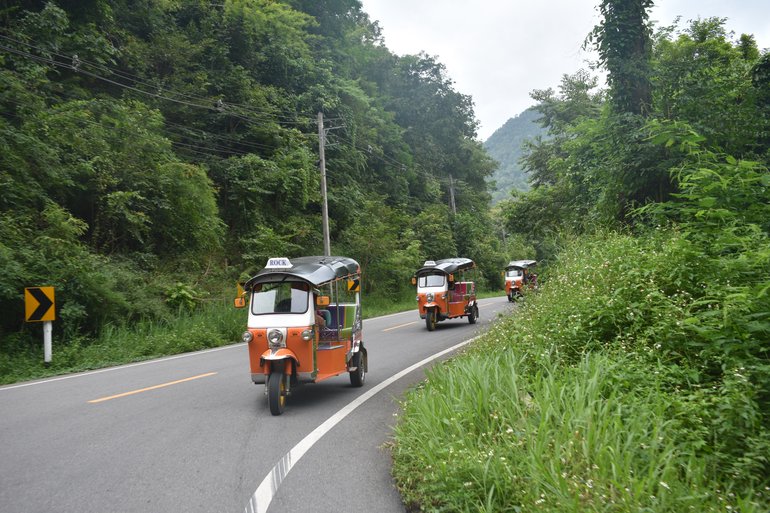 Tuk Tuks on the road