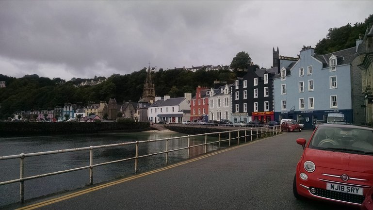 Tobermory Hostel (pink) in Scotland