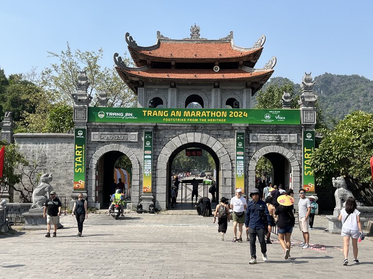 Entrance of the Ancient Capital - Hua Lu