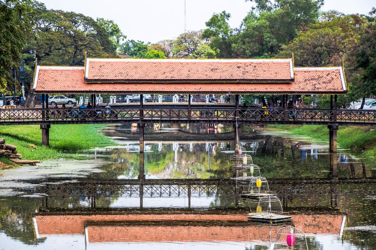 Traditional wooden bridge connecting the Art Market with Psar Chaa