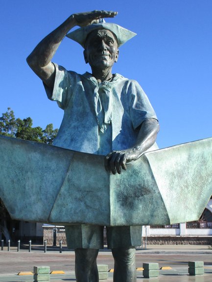 A Sculpture on the Malecon