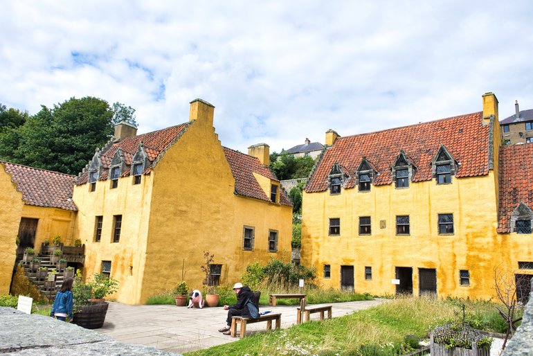 The ochre-coloured buildings that make-up Culross Palace