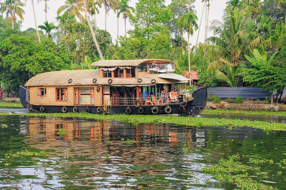 kollam to alleppey backwater cruise