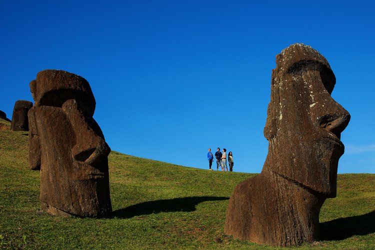 Rano Raraku - Moai Statue Quarry