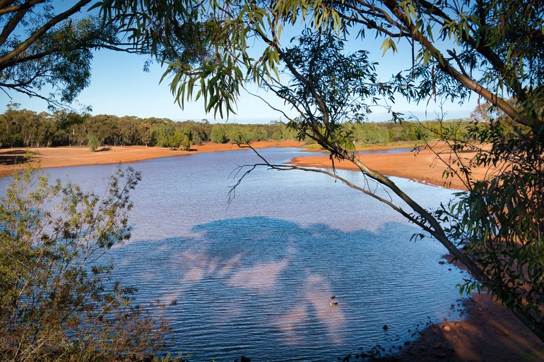 This lake has a walkway around it, and you can camp at the lakeside.