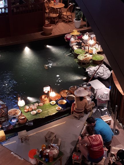 indoor floating market at ICONSIAM