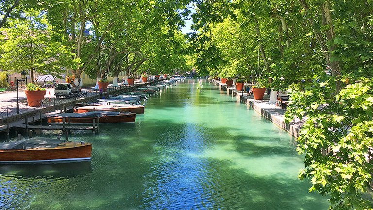 Pont des Amours, Annecy old town