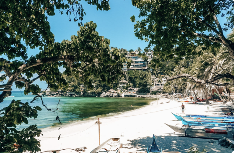 Diniwid Beach