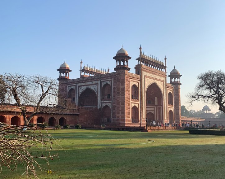 22 small domes for 22 years of construction