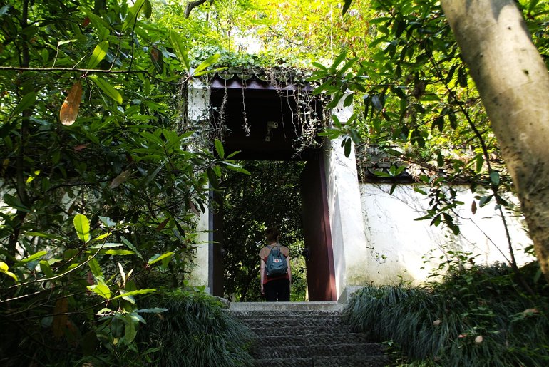 Entrance to the Jade Emperor Hill stone carvings