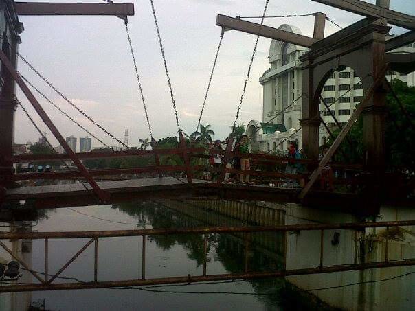 England Bridge Jakarta Old Town