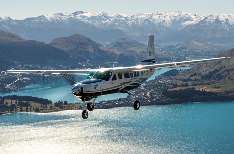 Scenic flight on the luxurious turbo-prop Cessna Caravan aircraft
