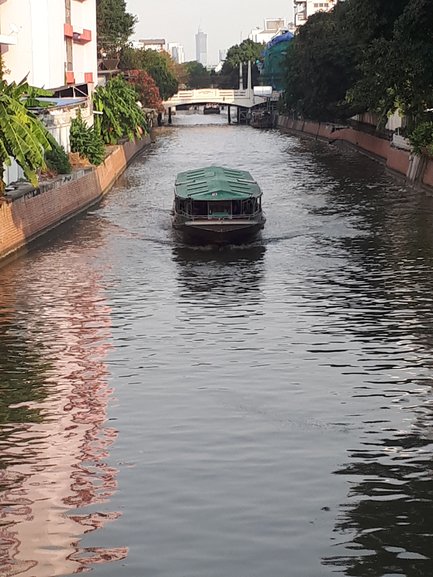 traveling on the klongs