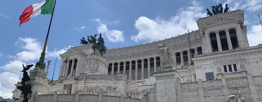 How to Hail a Taxi in Rome