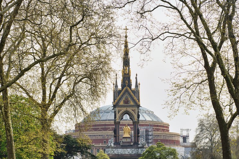 Three quarters of the way through the park you have a view of the Prince Albert Memorial and Albert Hall
